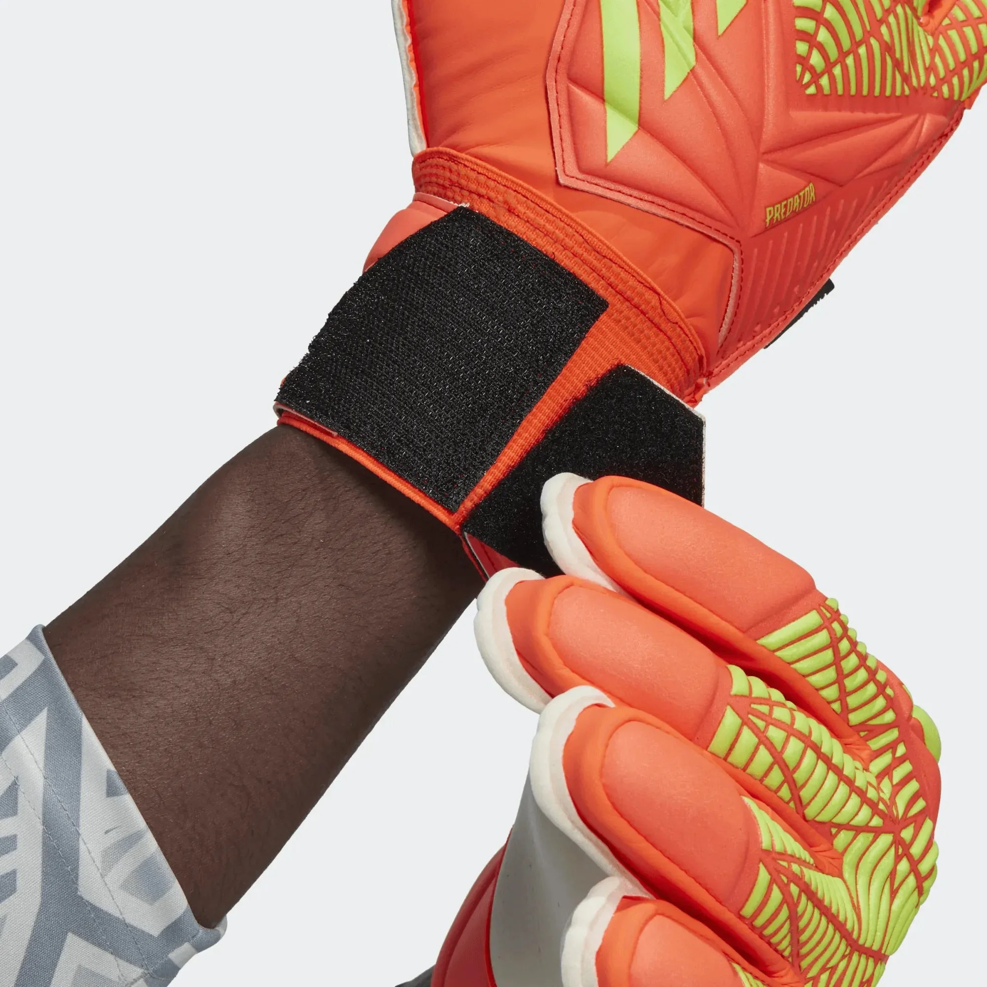adidas Predator GL MTC FS Goalkeeper Glove Solar Red - Image 4