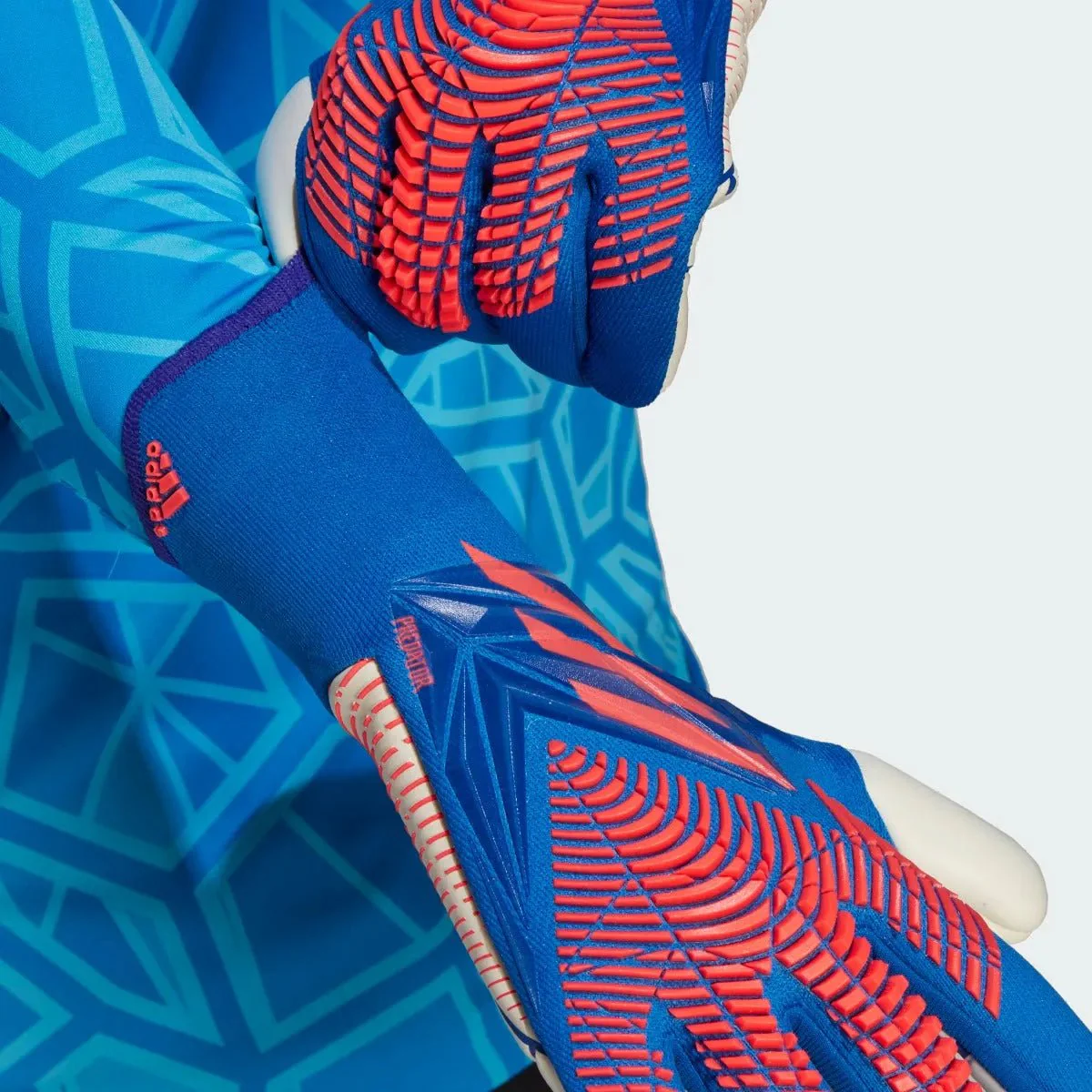 Adidas Predator Pro Goalkeeper Gloves (Negative Cut) - Royal-Red - Image 5