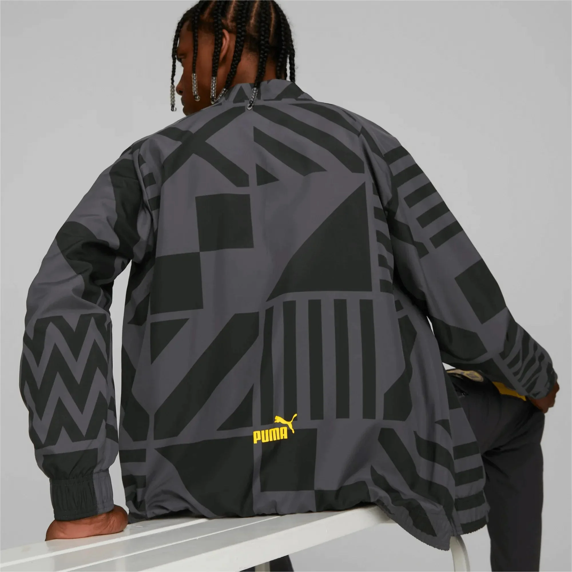 Puma 2022-23 Borussia Dortmund Prematch Jacket Black-Yellow - Image 4