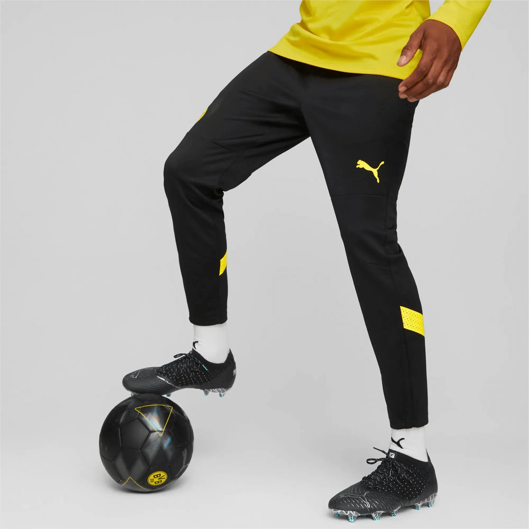 Puma 2022-23 Borussia Dortmund Training Pants Black-Yellow - Image 3
