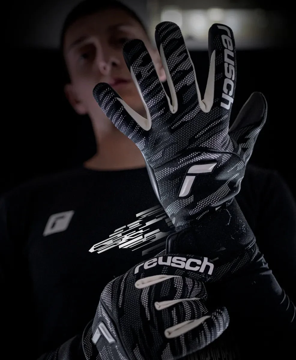 Reusch Pure Contact Infinity Goalkeeper Gloves - Black - Image 4